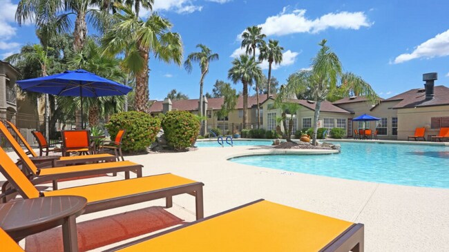 Building Photo - 250 S Elizabeth Way