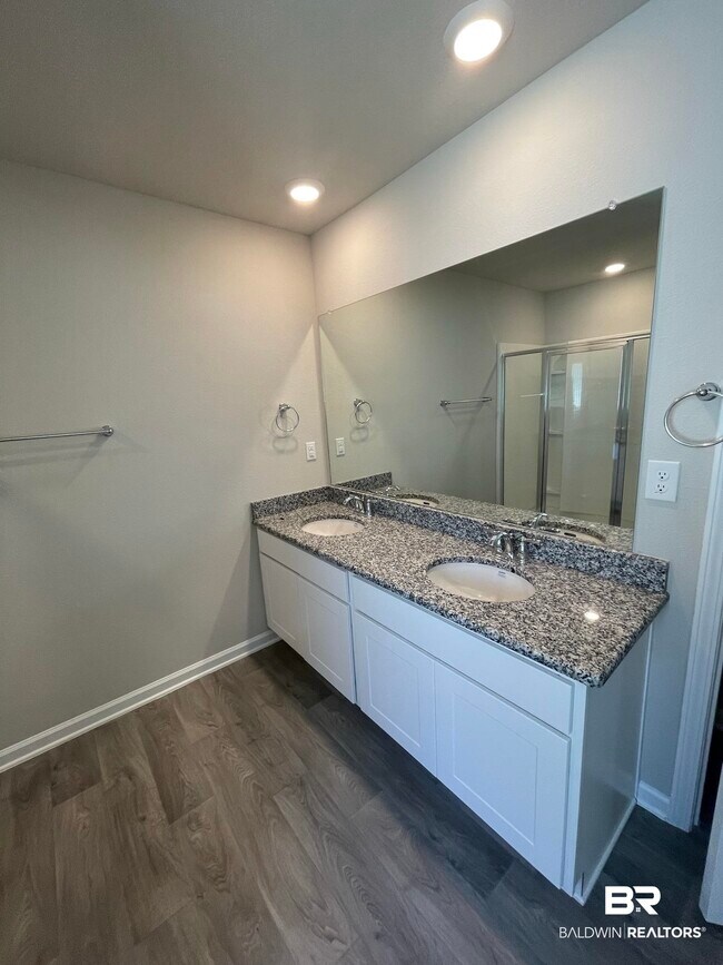 Building Photo - 23351 Shadowridge Dr