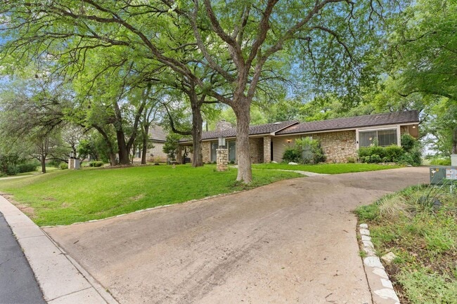 Building Photo - 106 Cross Bow