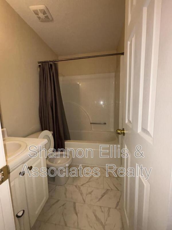 Building Photo - 4511 Ravenwood Pl