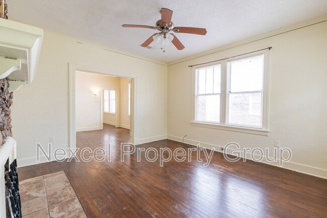 Building Photo - 783 E Pkwy S