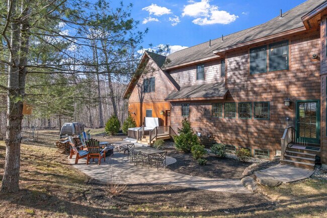 Building Photo - 20 Yellow Birch Cir