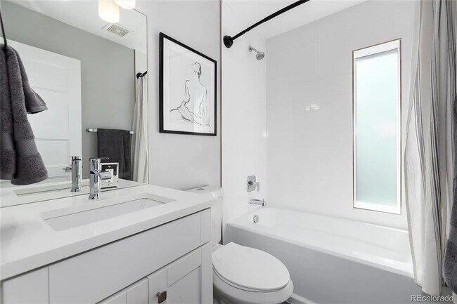 Building Photo - 4926 Lowell Blvd