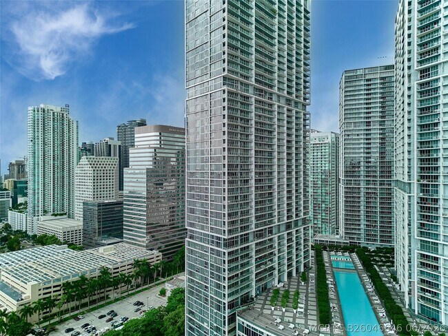 Building Photo - 495 Brickell Ave