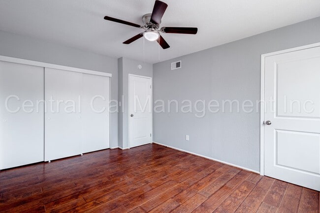 Building Photo - MOVE IN SPECIAL! - HALF MONTH OFF NOV RENT...