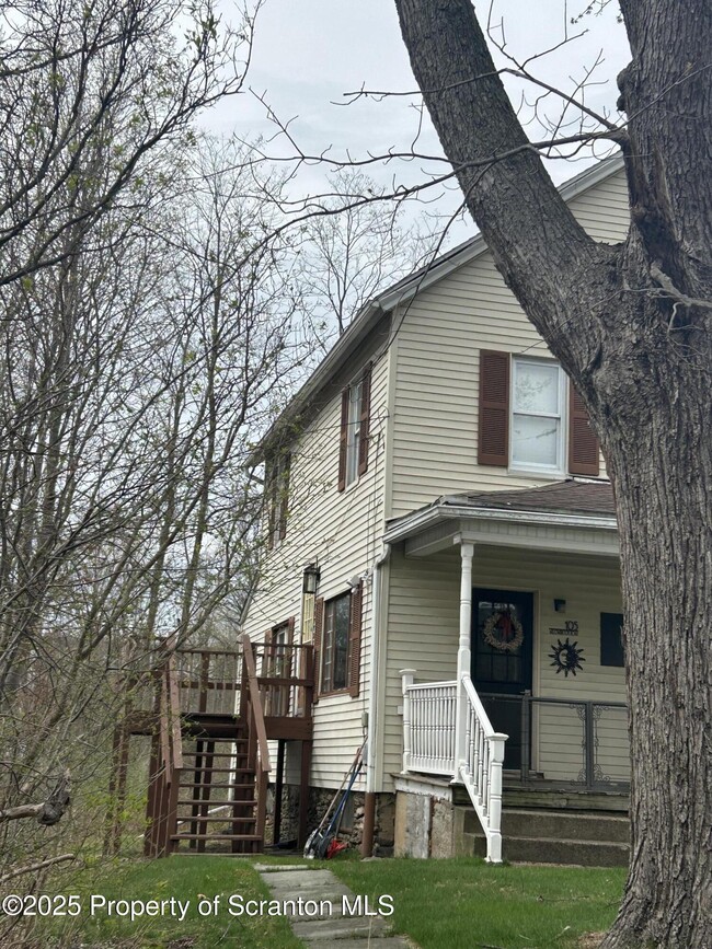 Building Photo - 105 Willowbrook Rd