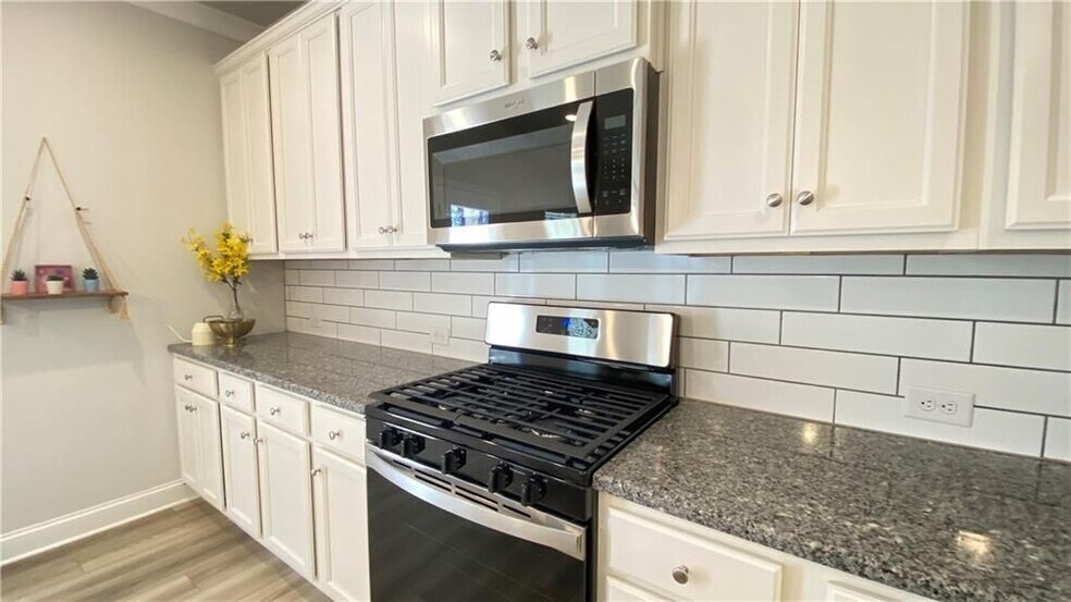 Building Photo - 4570 Silver Oak Dr SW