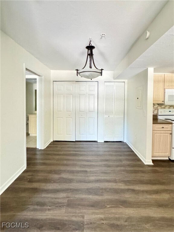 Building Photo - 1773 Four Mile Cove Pkwy