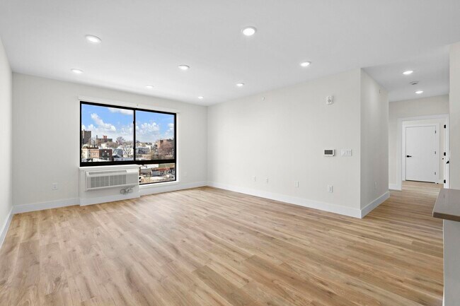 Building Photo - 433 62nd St