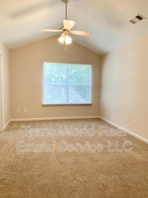 Building Photo - 4068 Beaver Oaks Dr
