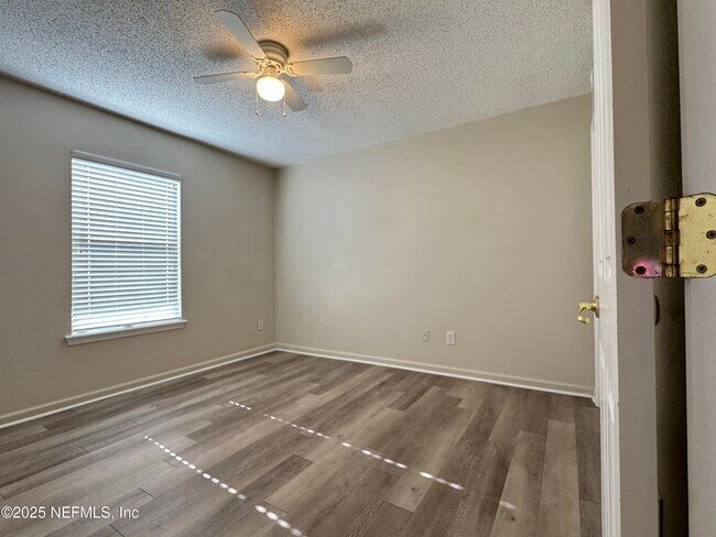 Building Photo - 6835 Otters Den Ct N