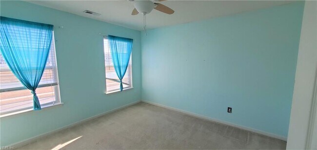 Building Photo - 2145 Bellflower Wy