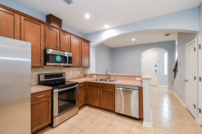 Building Photo - 13019 Sunset Lake Dr