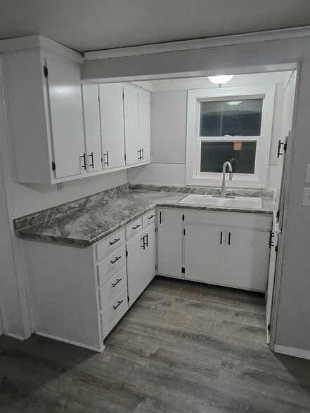 Building Photo - 511 7th Ave N