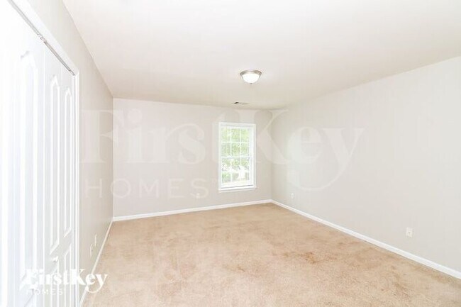 Building Photo - 2405 Langstan Ct