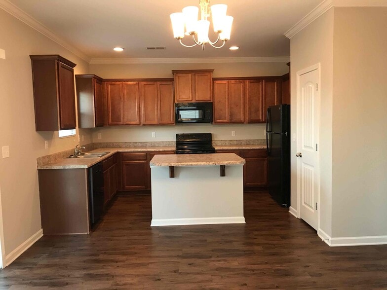 Building Photo - 5069 Bella Ct