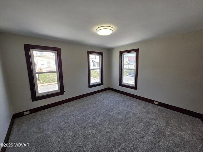 Building Photo - 77 E Houston Ave