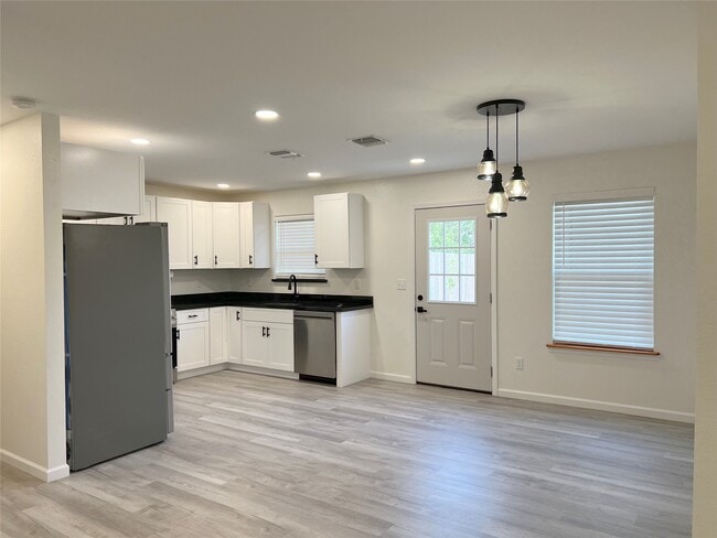 Building Photo - 1948 FM 1163 Rd