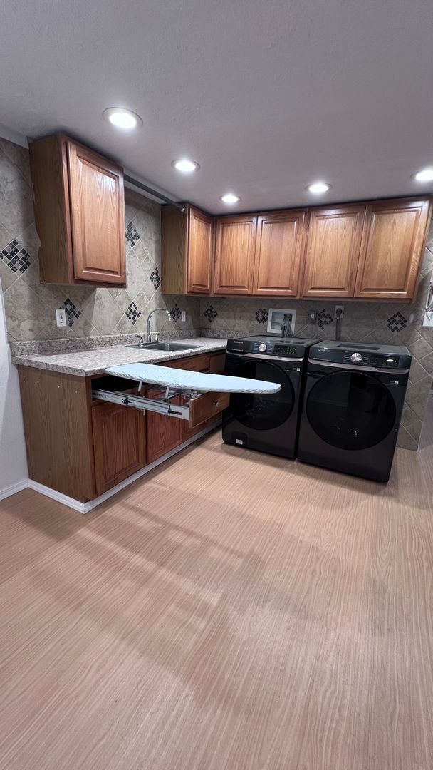 Building Photo - 4 bedroom 2 bath home Available Now!!!