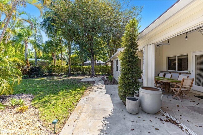 Building Photo - 5253 NW 94th Doral Pl