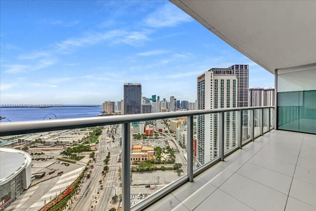 Building Photo - 888 Biscayne Blvd