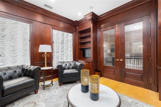 Building Photo - 524 Tillinghast Rd