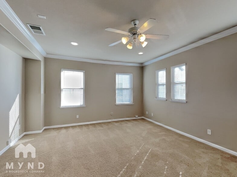 Building Photo - 3532 Silverwood Rd