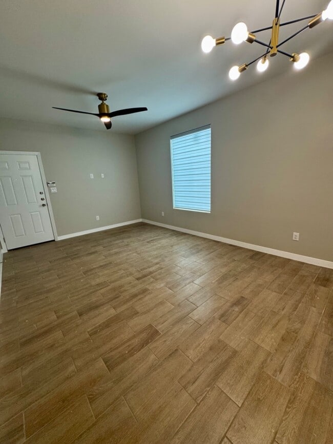 Building Photo - 617 N Delaware St