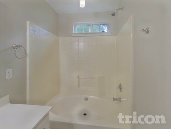 Building Photo - 1607 Bear Brook Dr