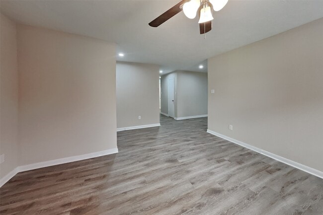 Building Photo - 16218 Range Valley Ln