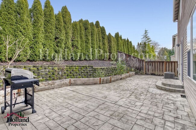 Building Photo - Updated Monthly Rent: $3,000 - Beautiful updated 4 Bedroom home in Beaverton