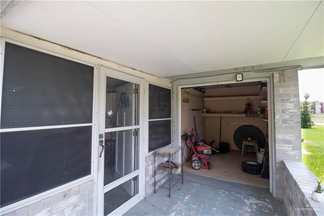 Building Photo - 1510 River Bend Dr
