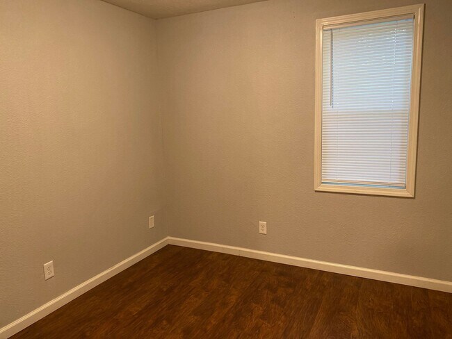 Building Photo - 259 Melwood St