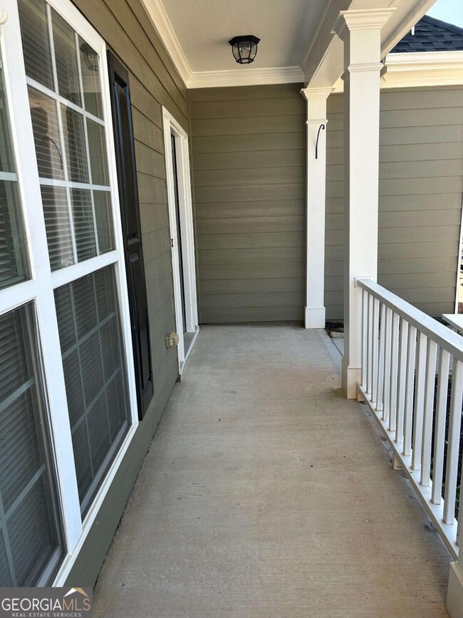 Building Photo - 118 Hidden Lake Cir