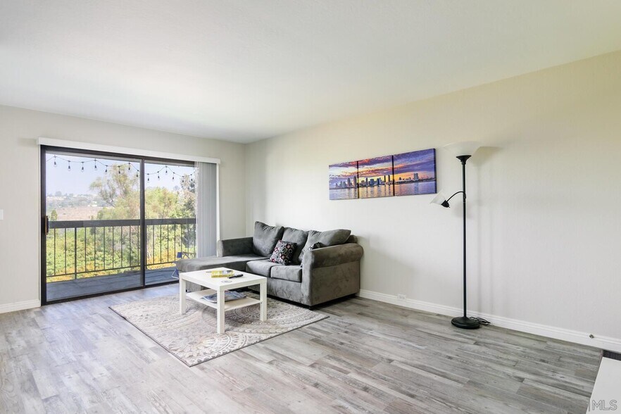 Building Photo - 5125 Fontaine St