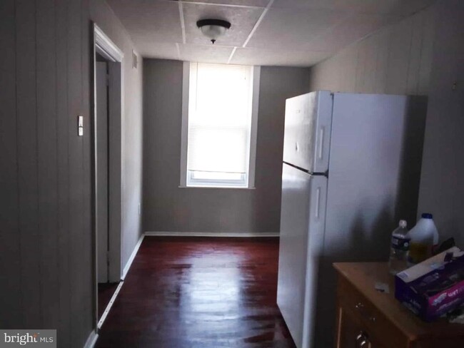 Building Photo - 420 W Ruscomb St