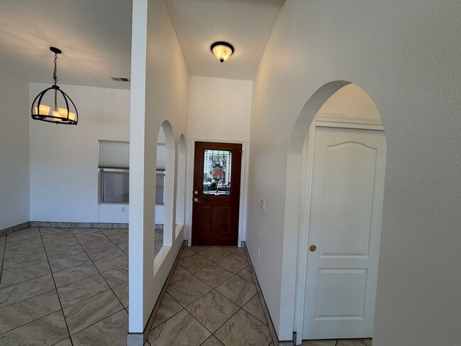 Building Photo - 3 Bedroom Single Story Home Available Near Corrales Rd & Highway 528 in Rio Rancho!