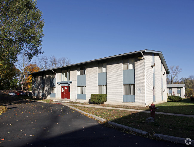 Primary Photo - Woodcreek Apartments