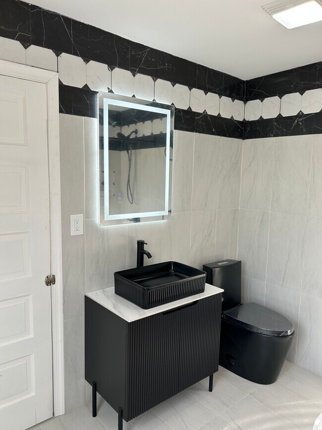 Building Photo - 72 Delaware Ave