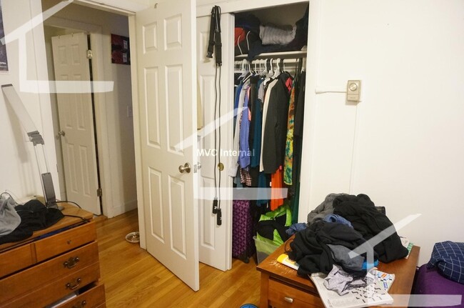 Building Photo - Spacious One Bed Coming Available