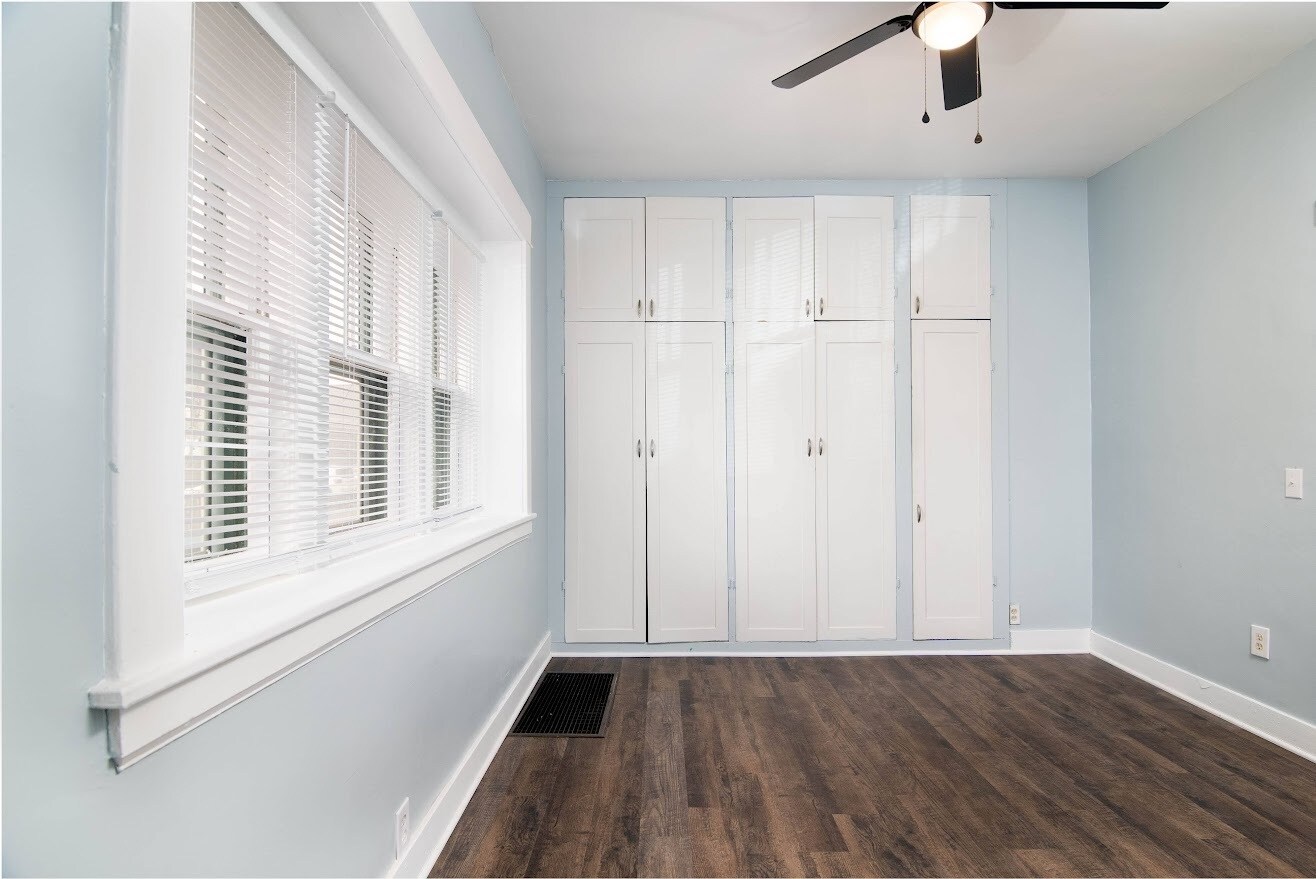 Building Photo - 435 S Westnedge Ct