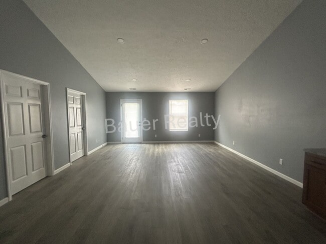 Building Photo - 47 Grove Ave