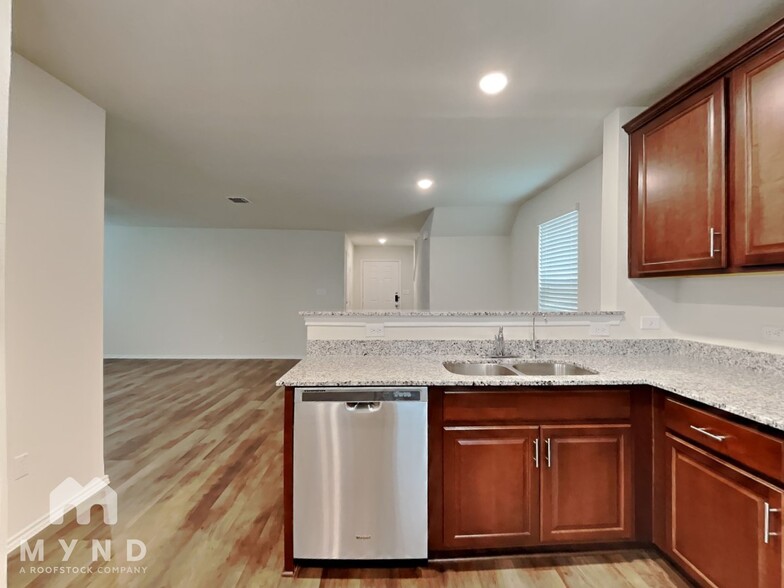 Building Photo - 707 Wild Olive Wy
