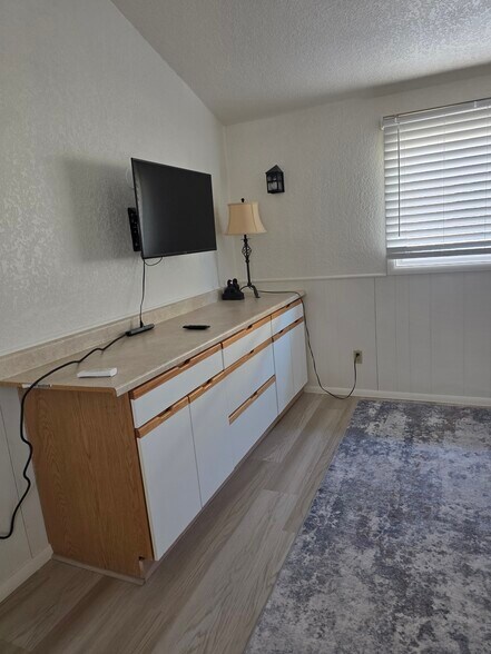Building Photo - 2717 S Cord Cir