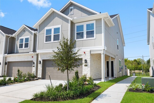 Building Photo - 3019 Dovedale St