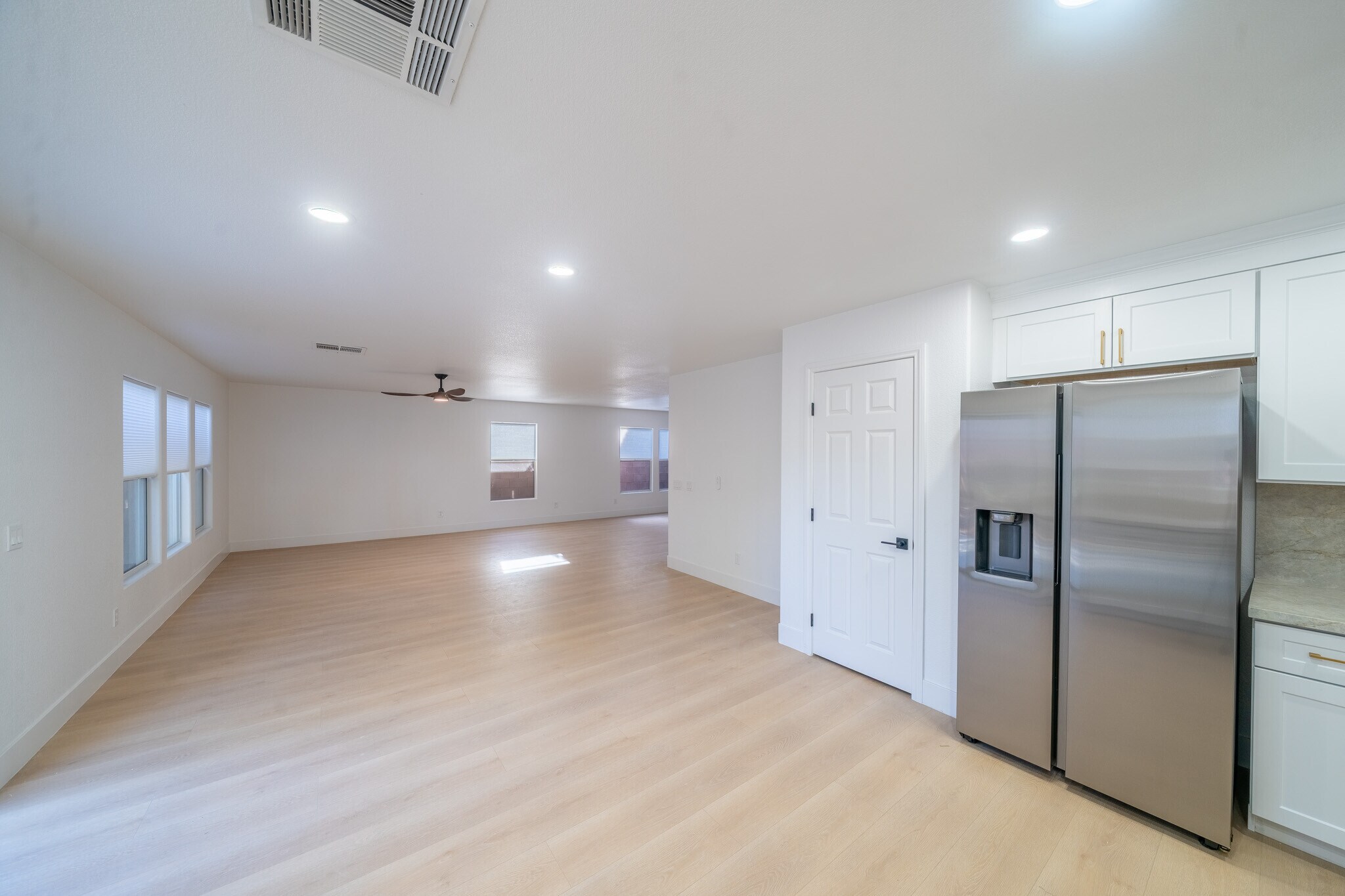 Building Photo - 504 Lacabana Beach Drive