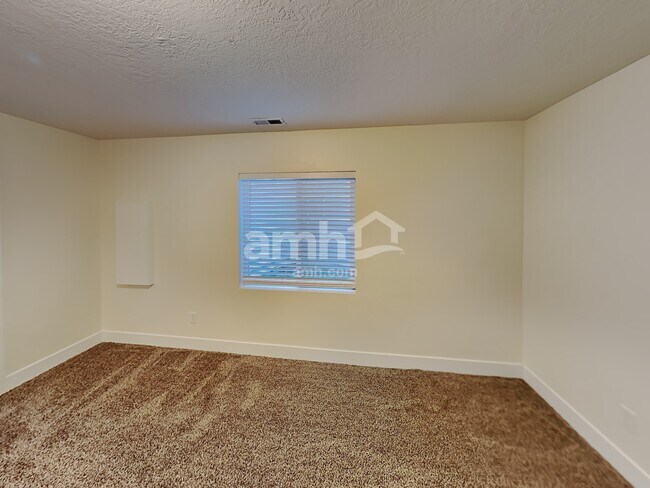 Building Photo - 1641 E Tumwater Ln