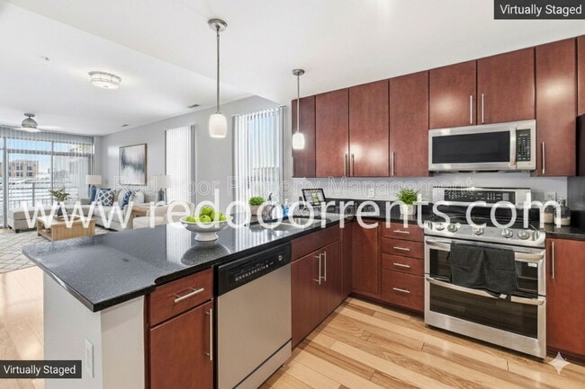 Building Photo - 802 N Meridian St