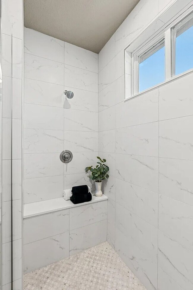 Building Photo - COLLEGE PARK EXECUTIVE HOME