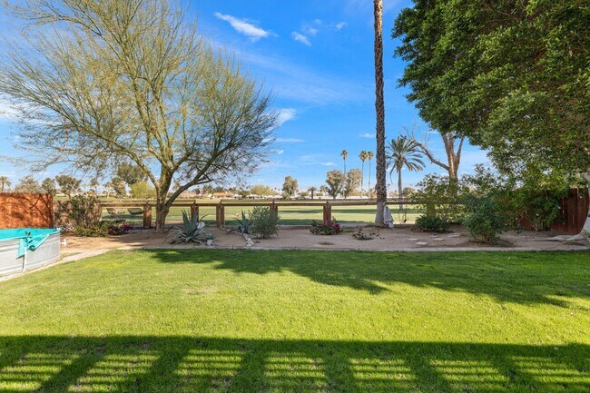 Building Photo - 77590 California Dr